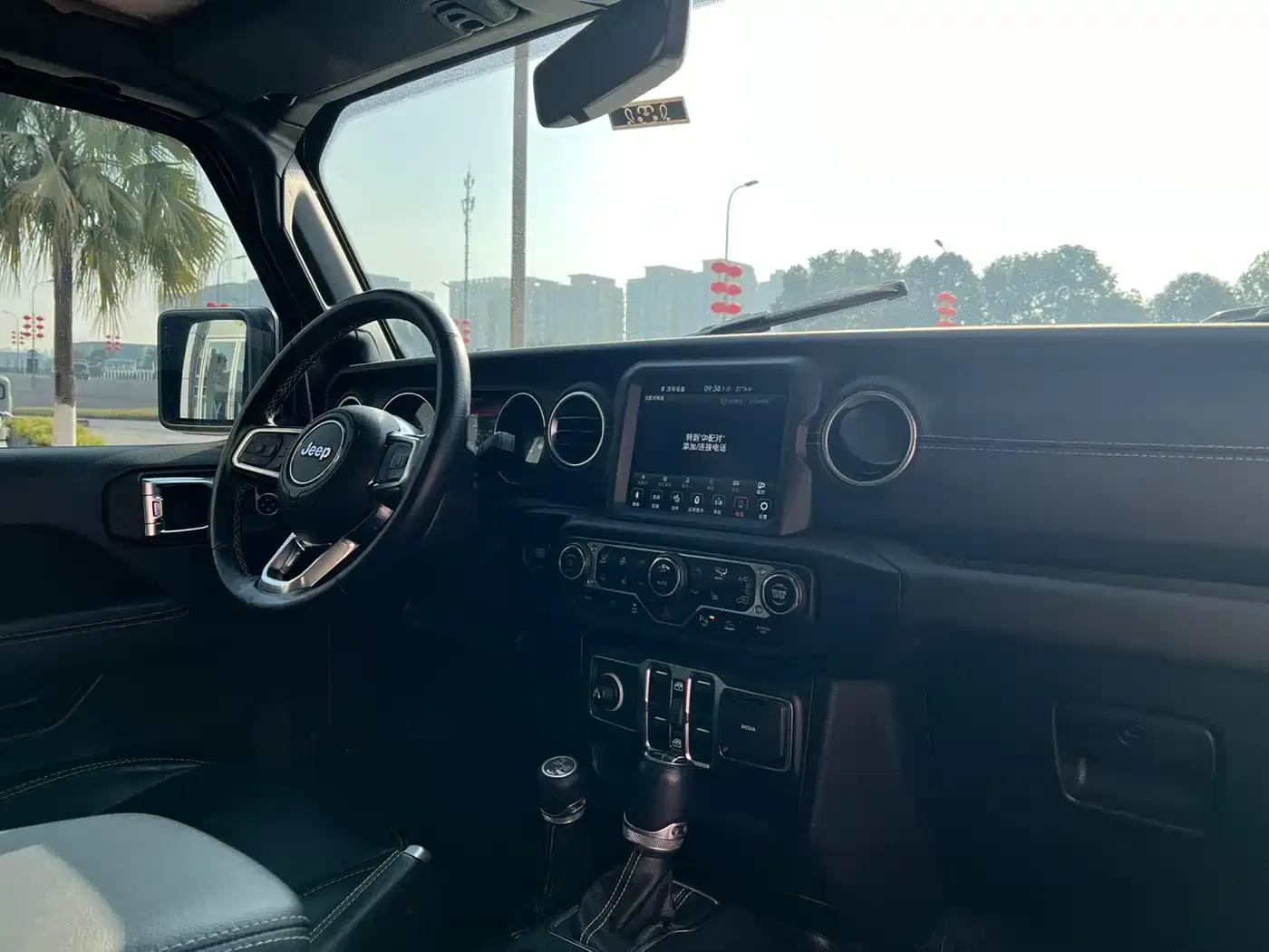 Jeep Wrangler New Energy 2021 Model 4-Door 2.0T 4xe Sahara — миниатюра 4