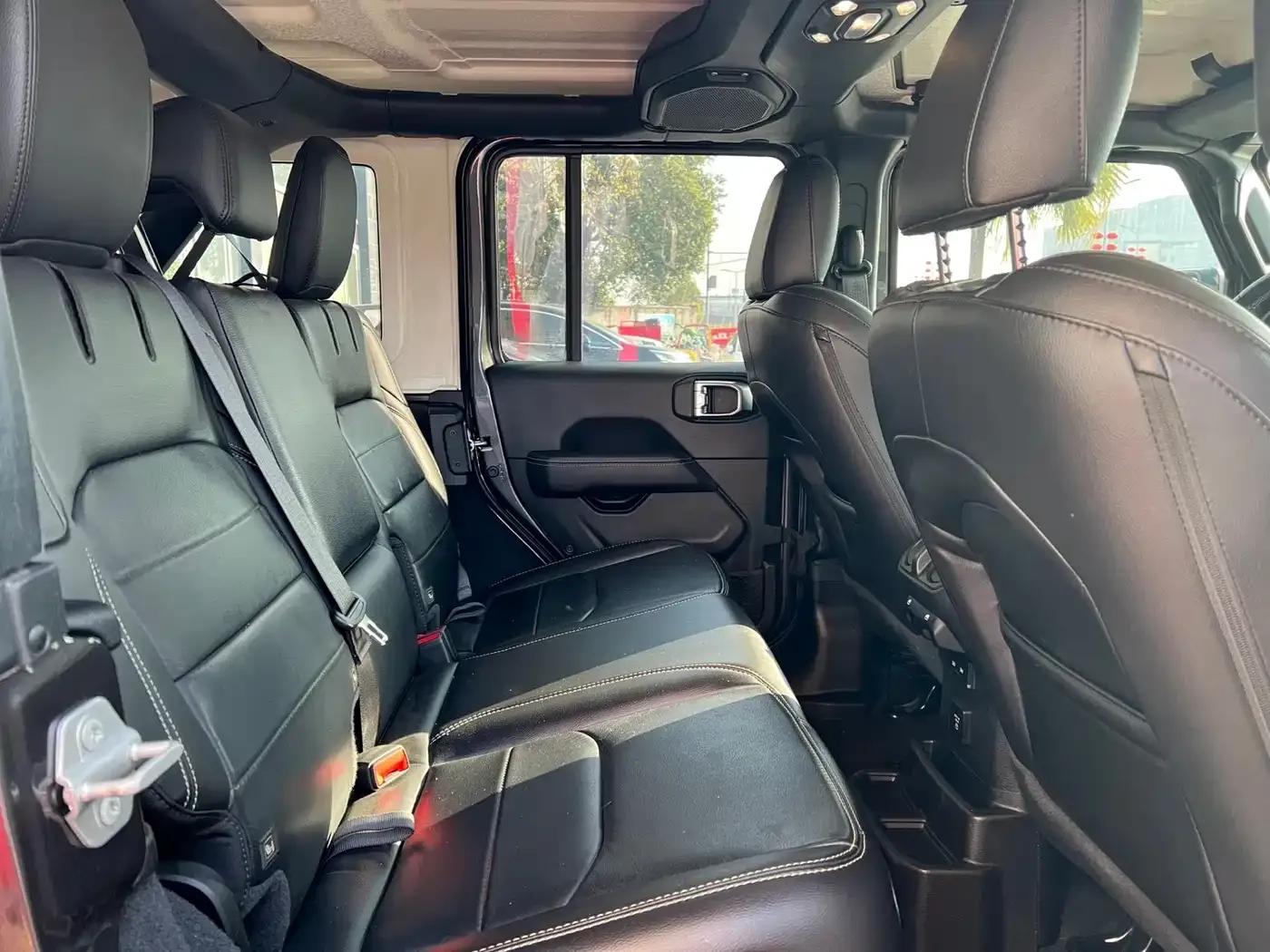 Jeep Wrangler New Energy 2021 Model 4-Door 2.0T 4xe Sahara — миниатюра 7
