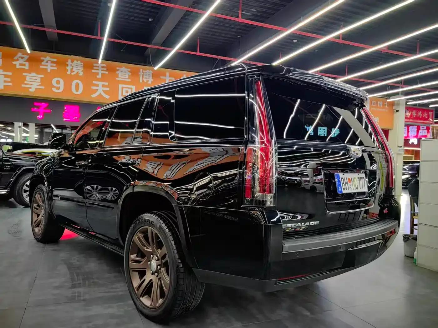 2017 Cadillac Escalade 6.2L ESV Platinum Edition Extended Wheelbase — миниатюра 15