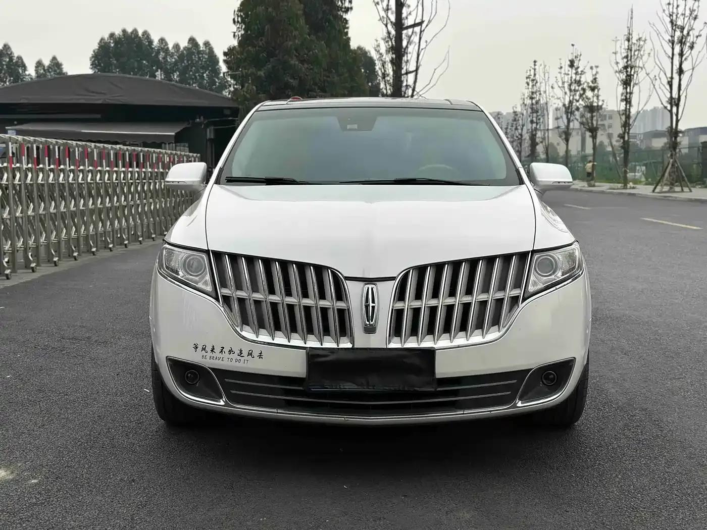 2010 Lincoln MKT 3.5T EcoBoost AWD — миниатюра 2