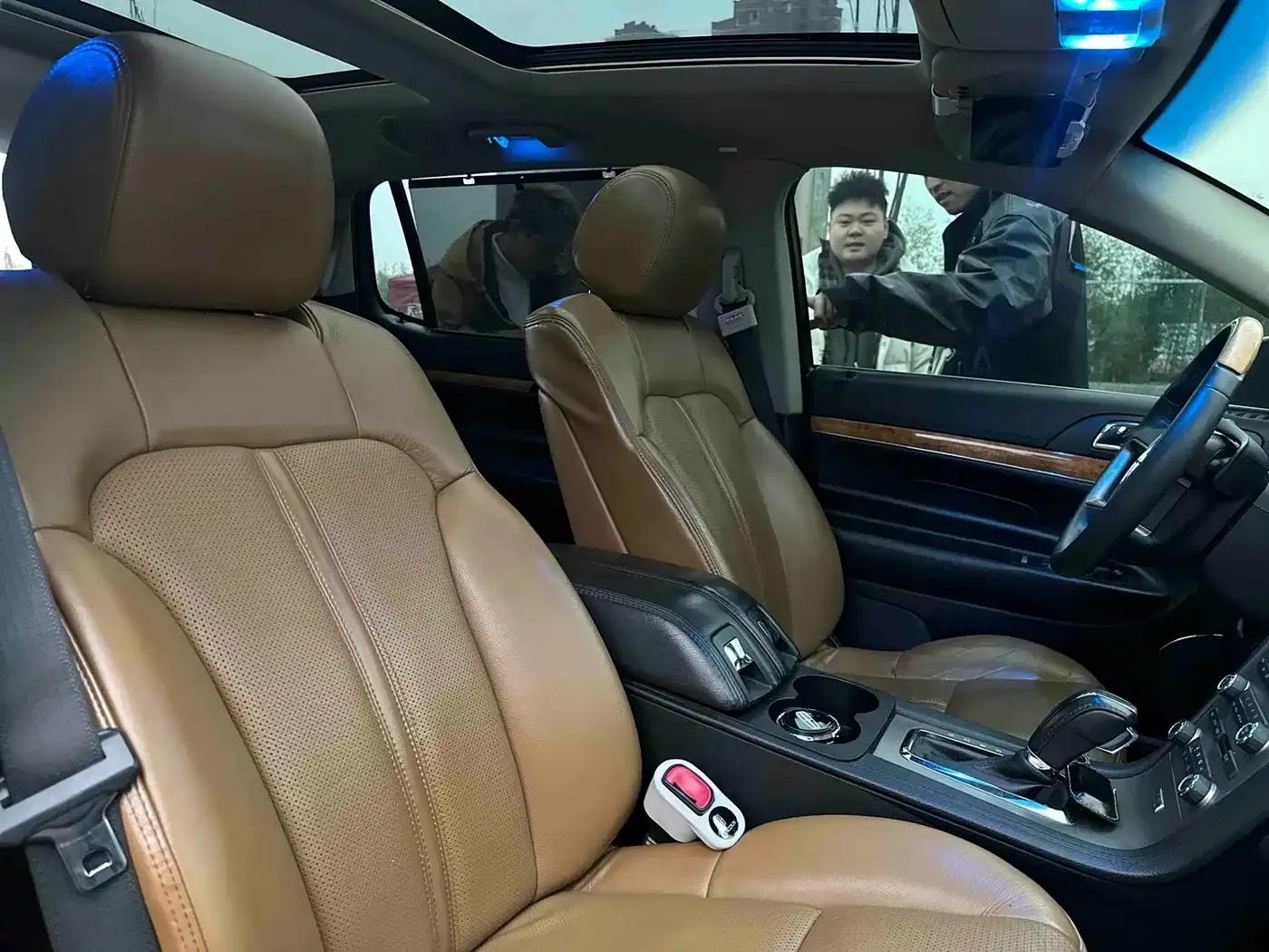 2010 Lincoln MKT 3.5T EcoBoost AWD — миниатюра 15