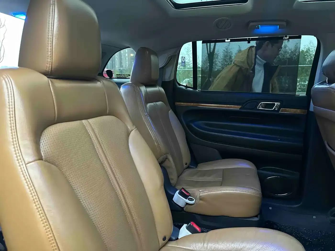 2010 Lincoln MKT 3.5T EcoBoost AWD — миниатюра 16