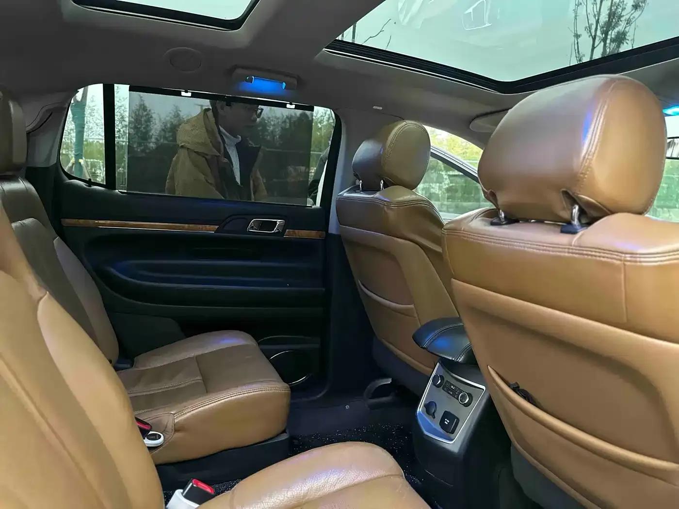 2010 Lincoln MKT 3.5T EcoBoost AWD — миниатюра 17