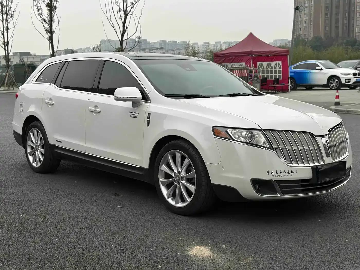 2010 Lincoln MKT 3.5T EcoBoost AWD — миниатюра 3