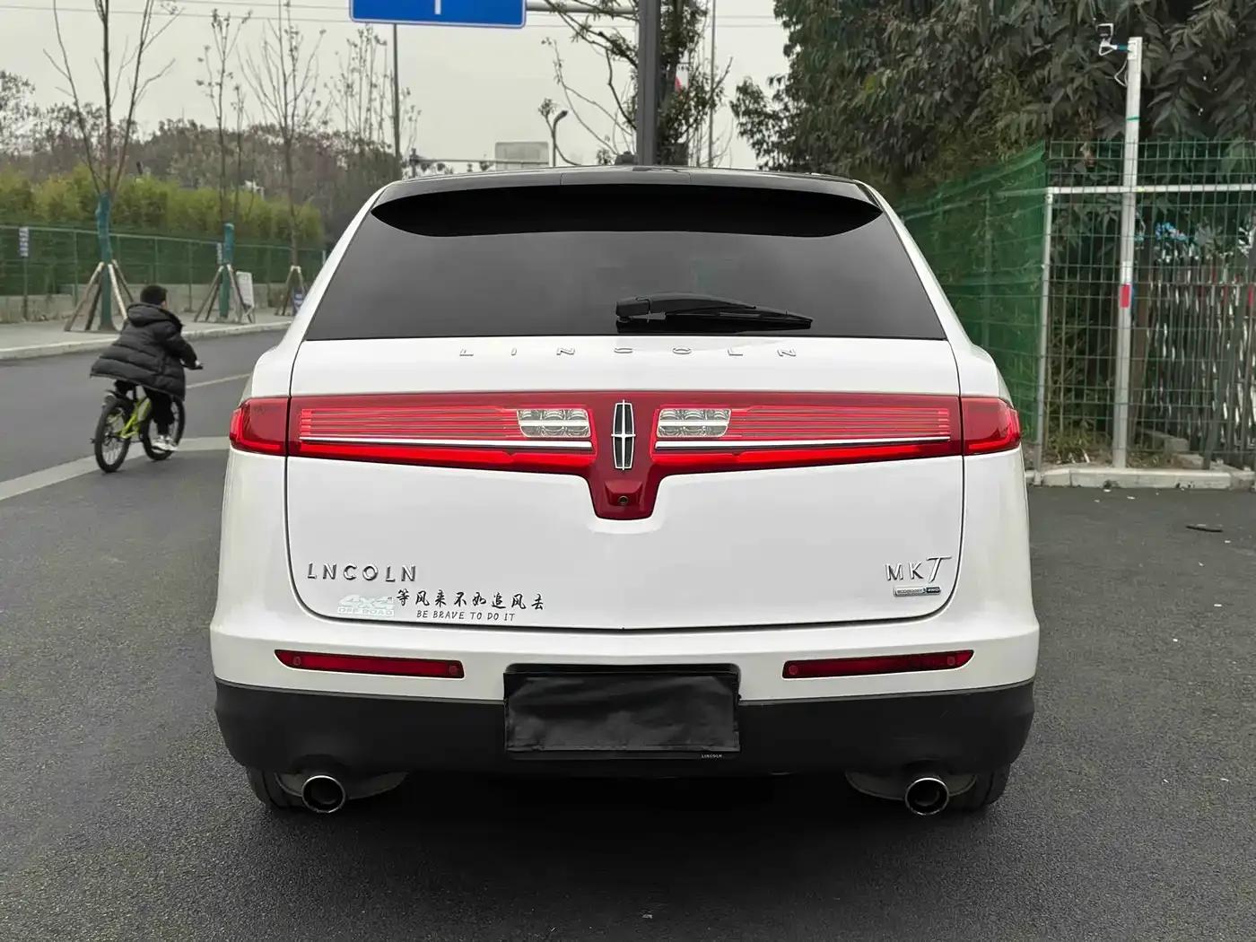 2010 Lincoln MKT 3.5T EcoBoost AWD — миниатюра 6