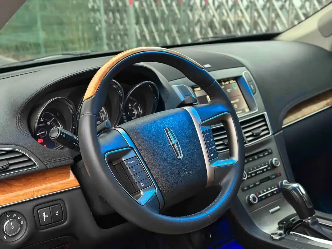 2010 Lincoln MKT 3.5T EcoBoost AWD — миниатюра 9
