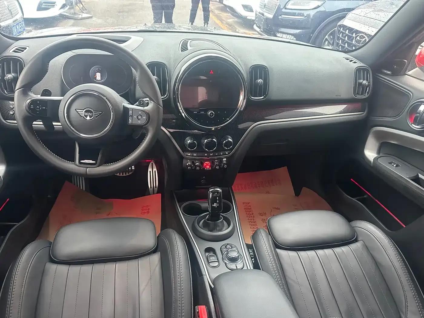 MINI JCW COUNTRYMAN 2023 2.0T JOHN COOPER WORKS — миниатюра 11