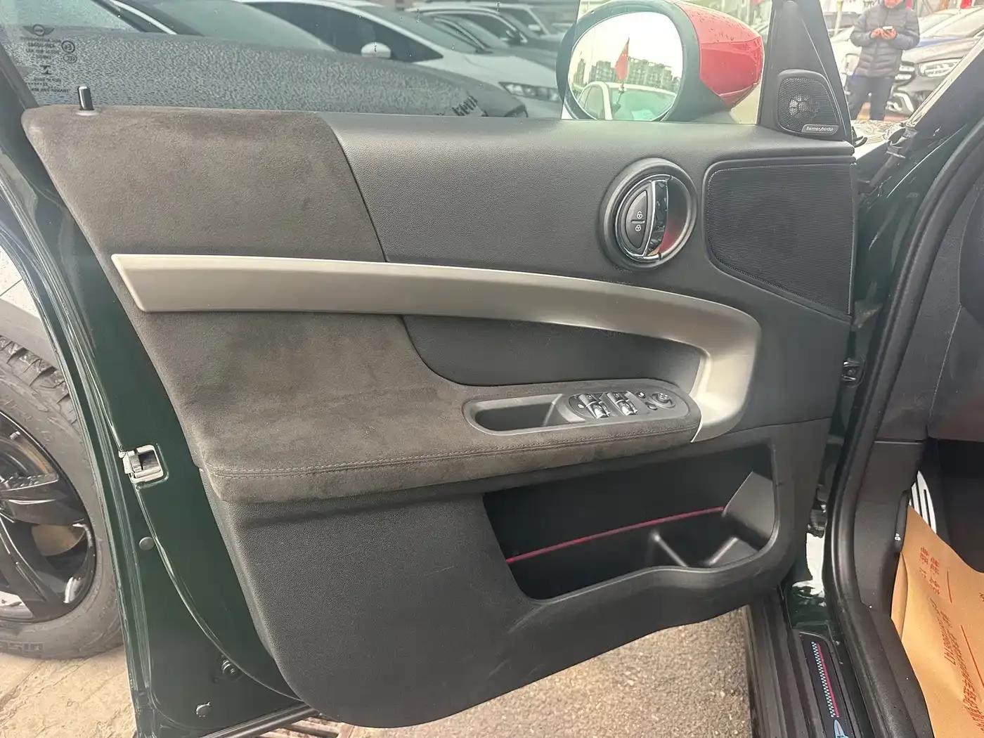 MINI JCW COUNTRYMAN 2023 2.0T JOHN COOPER WORKS — миниатюра 9