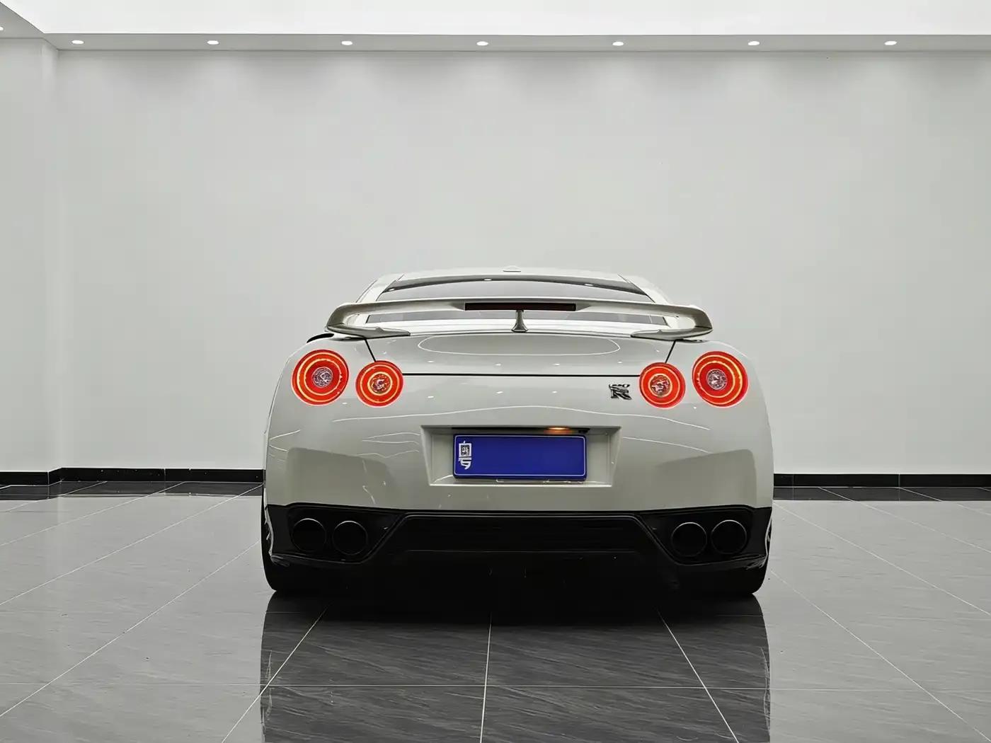 2012 Nissan GT-R 3.8T Premium Edition — миниатюра 3