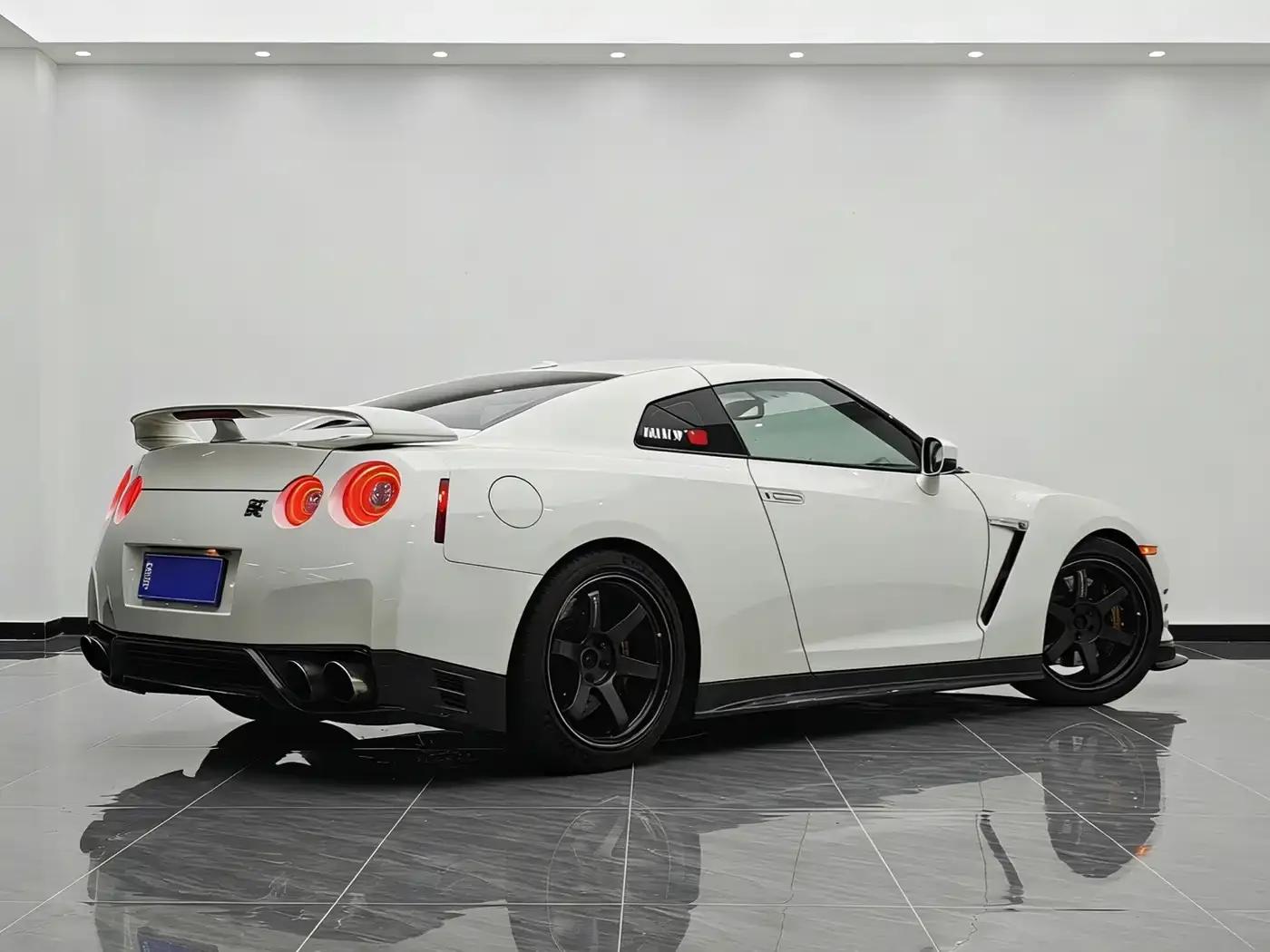 2012 Nissan GT-R 3.8T Premium Edition — миниатюра 4