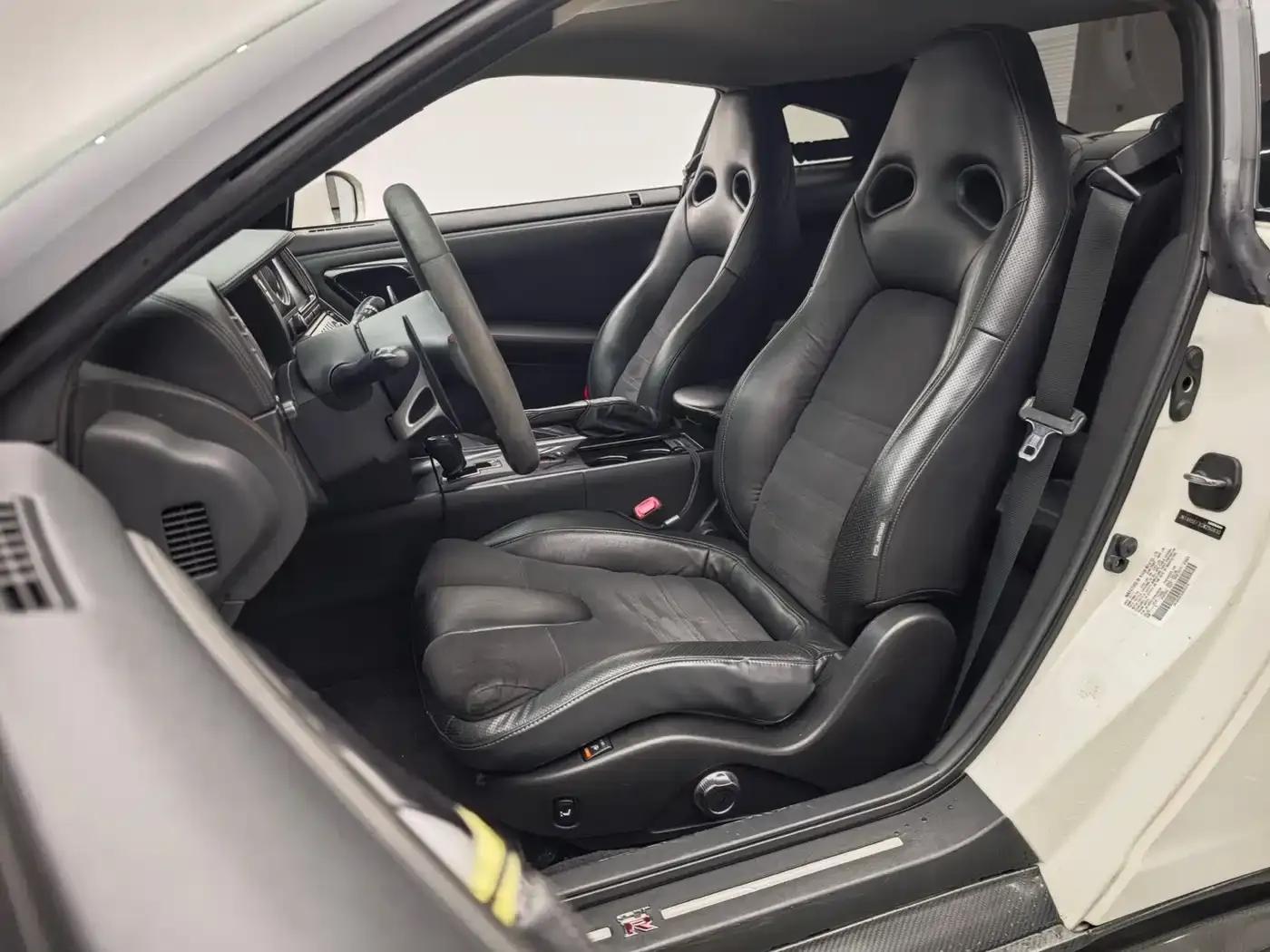 2012 Nissan GT-R 3.8T Premium Edition — миниатюра 8