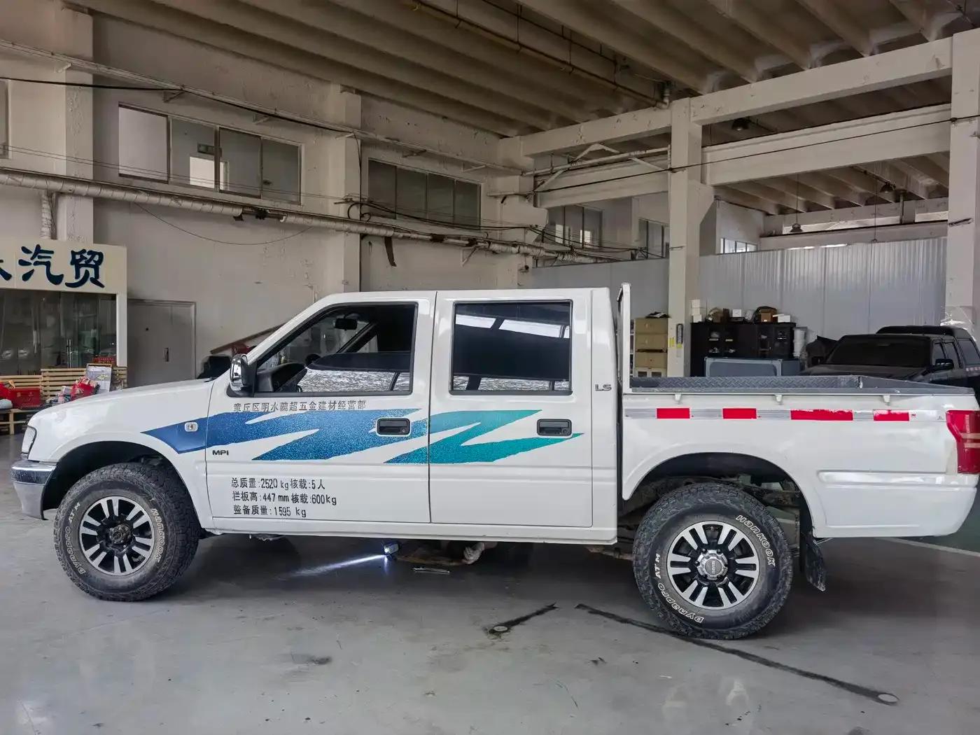 2015 Isuzu Pickup Truck 2.5L 4WD 4ZE3-MPI — миниатюра 2