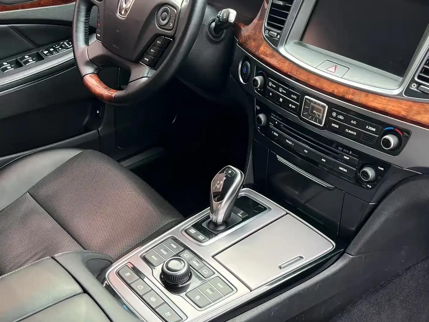 Equus 2014 3.8 GDi Premium Edition — миниатюра 7