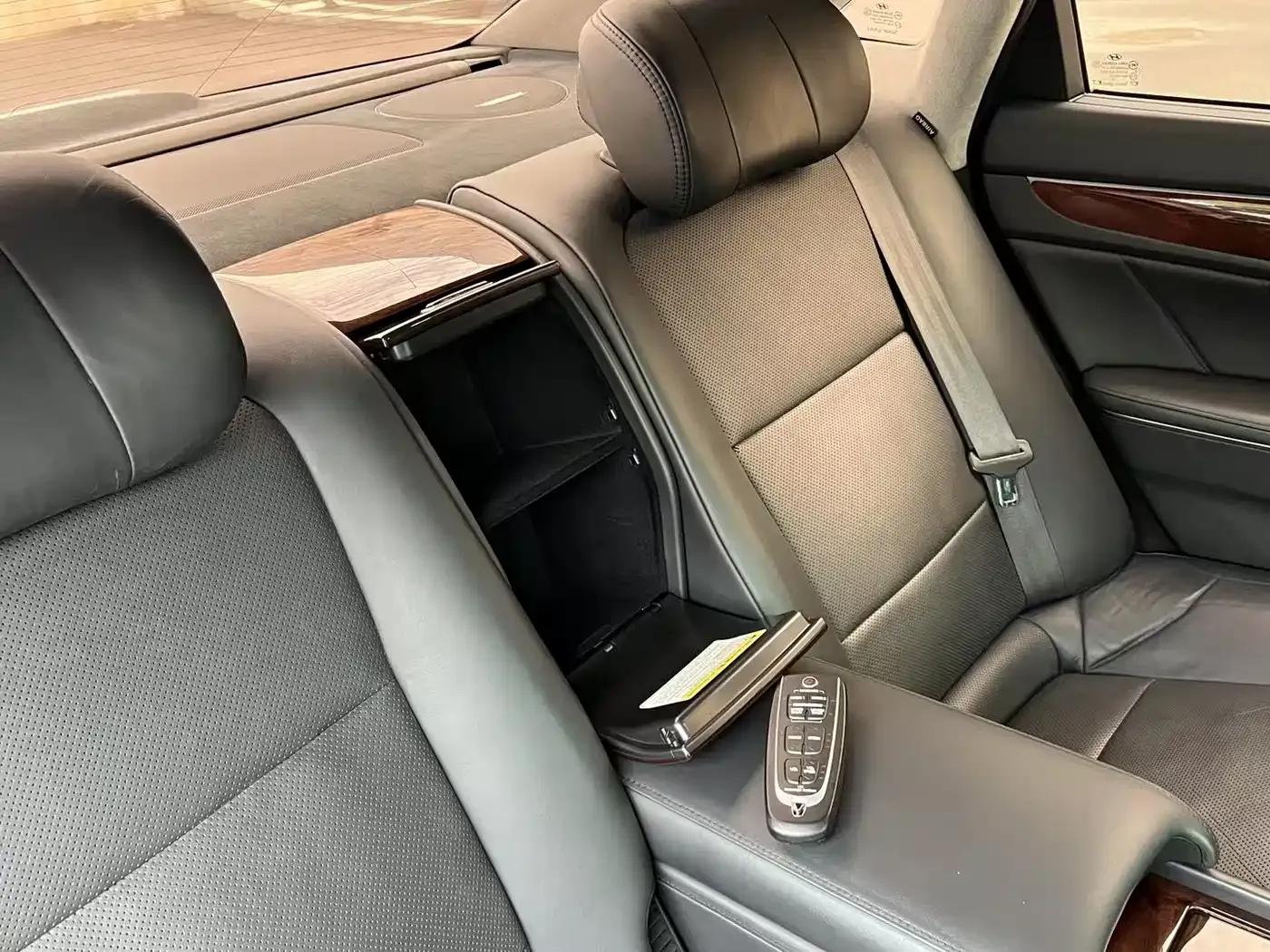 Equus 2014 3.8 GDi Premium Edition — миниатюра 8