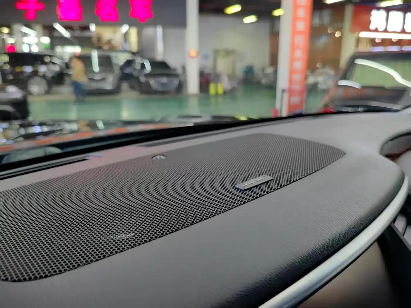 Infiniti QX80 2016 5.6L 4WD — миниатюра 11