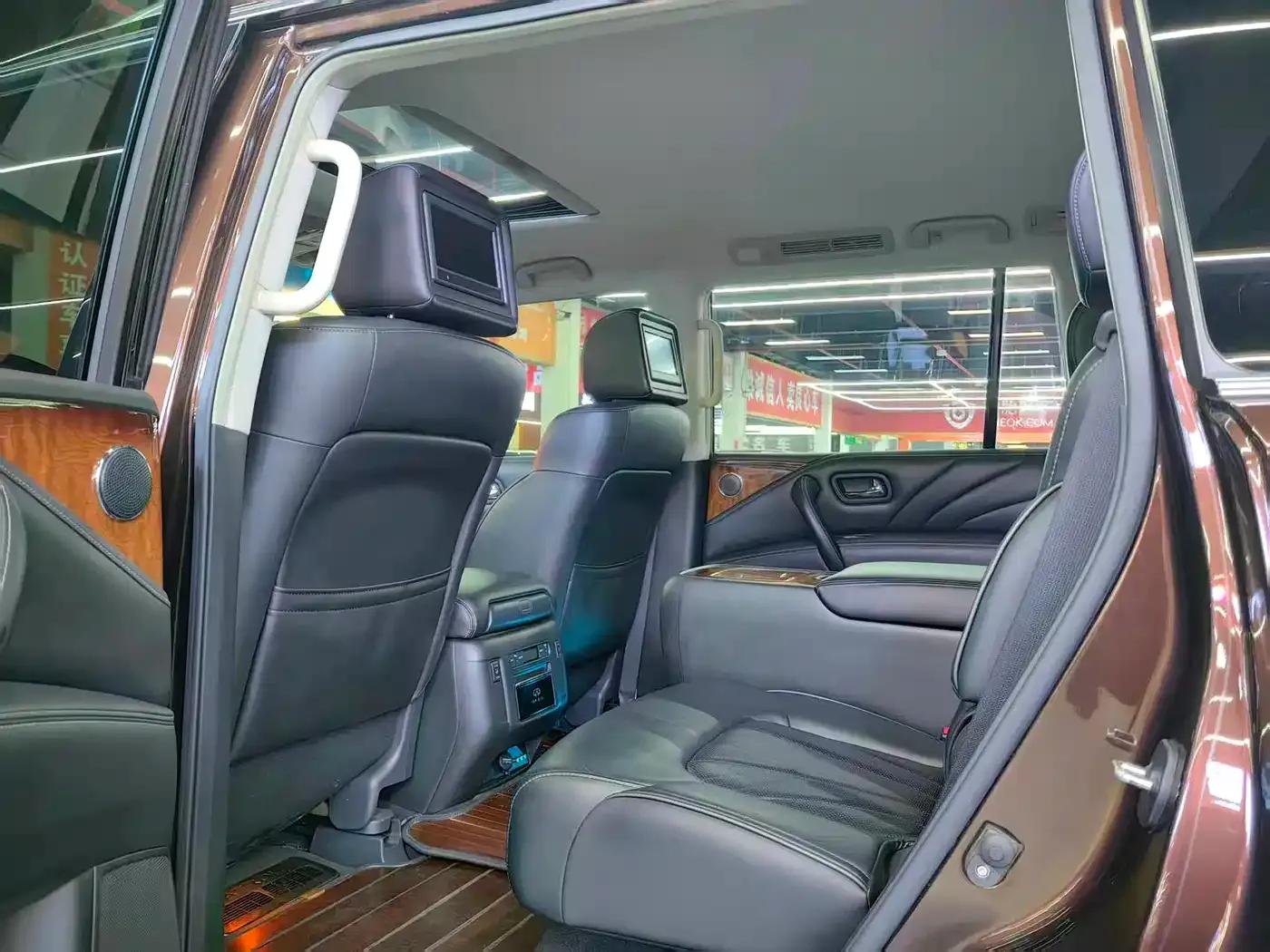 Infiniti QX80 2016 5.6L 4WD — миниатюра 12