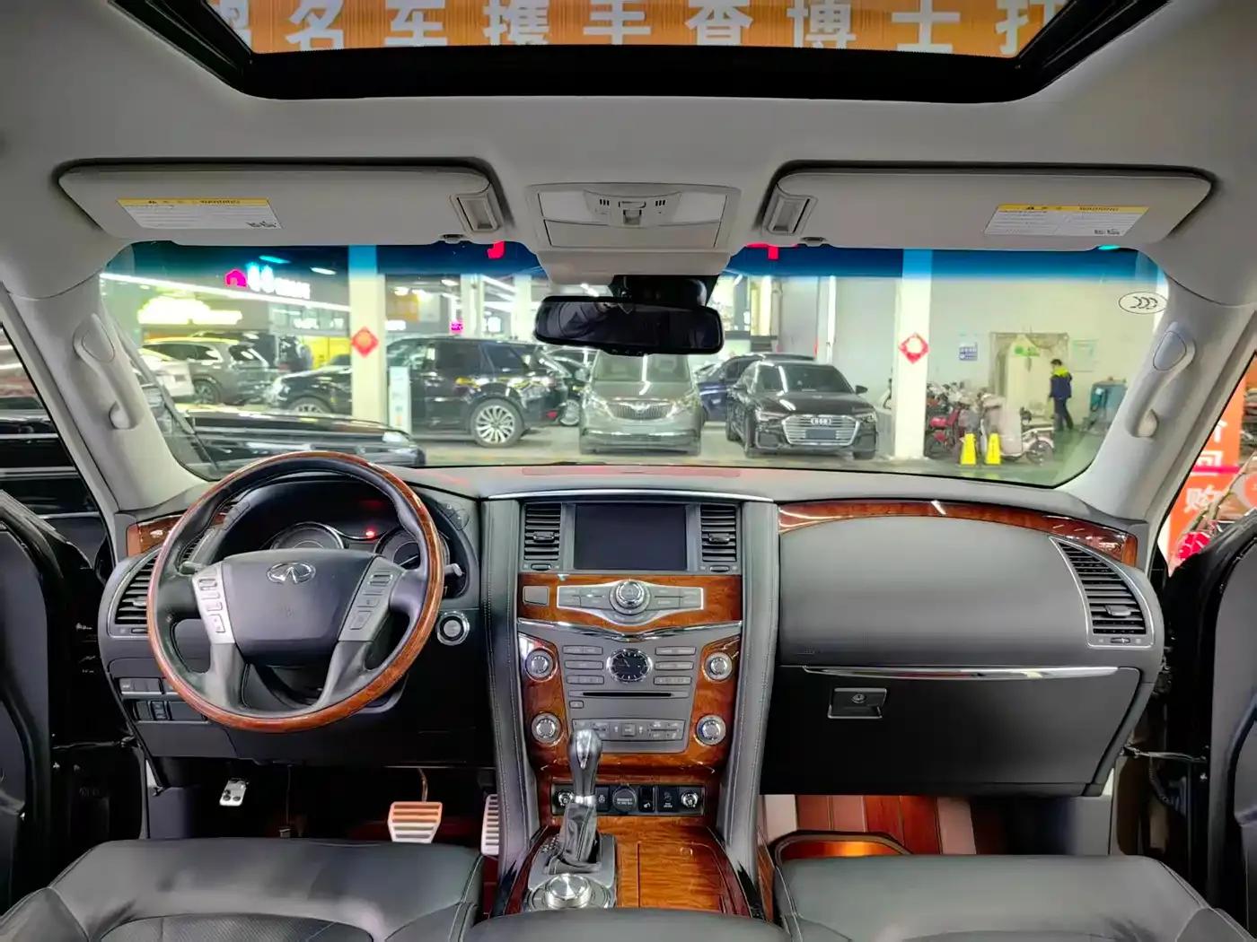 Infiniti QX80 2016 5.6L 4WD — миниатюра 5