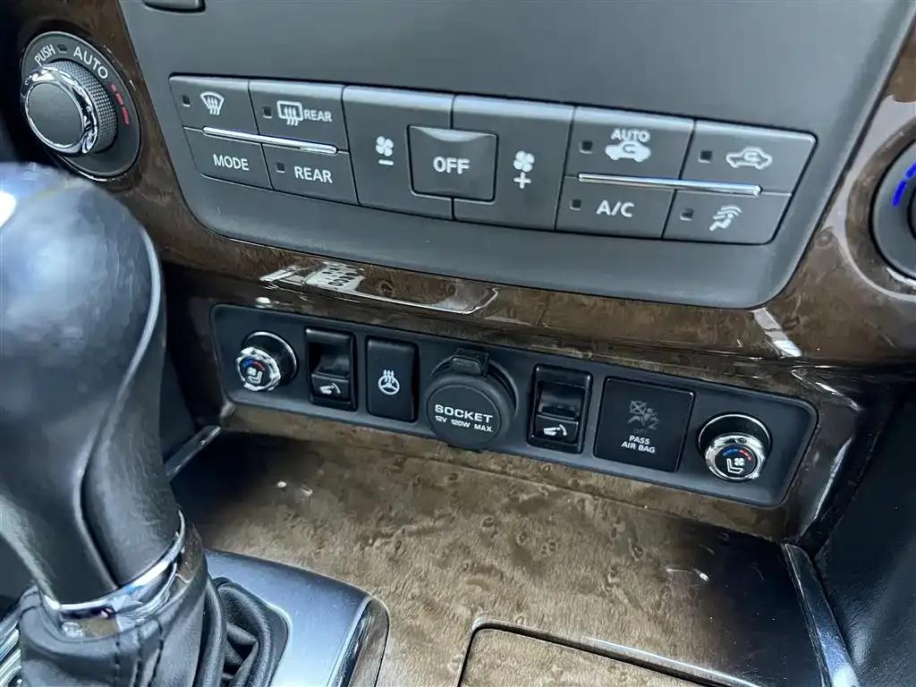 Infiniti QX80 2013 5.6L 4WD — миниатюра 24