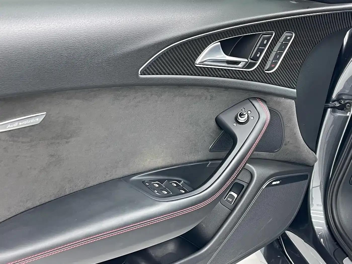 2016 Audi RS 6 4.0T Avant — миниатюра 15