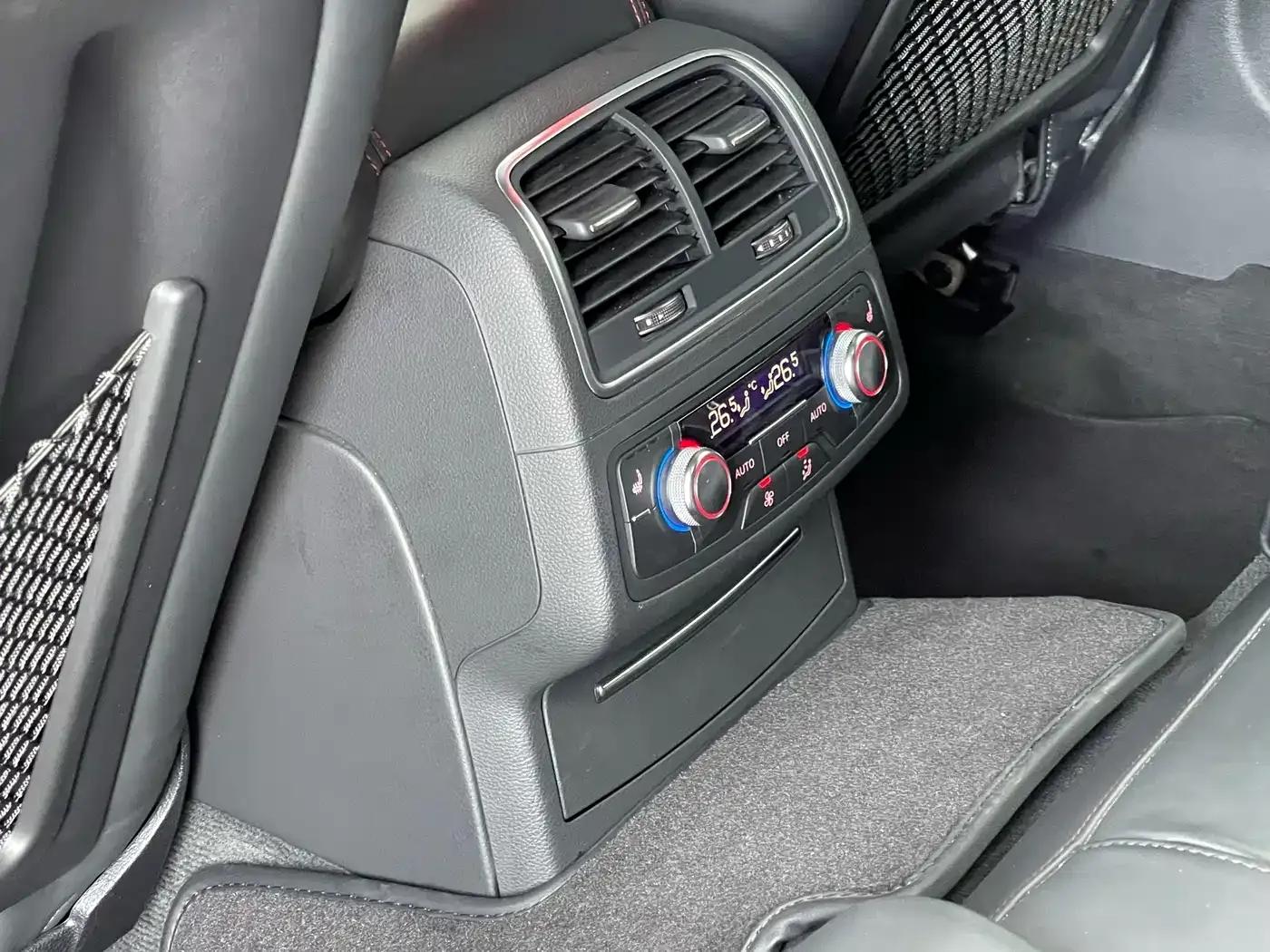 2016 Audi RS 6 4.0T Avant — миниатюра 20