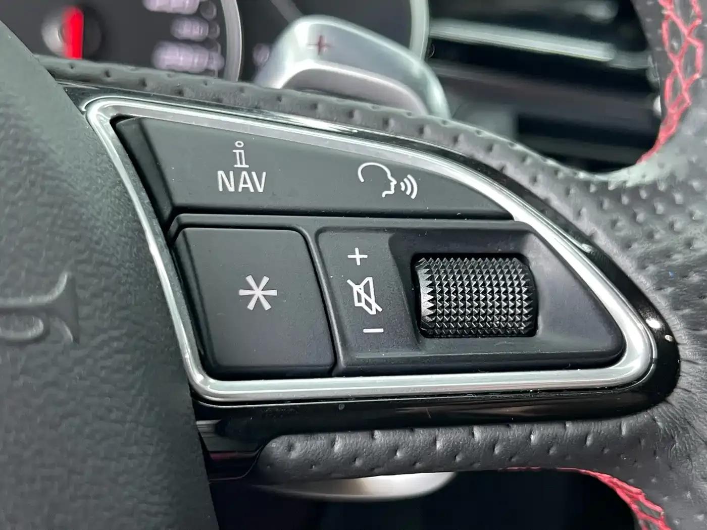 2016 Audi RS 6 4.0T Avant — миниатюра 8