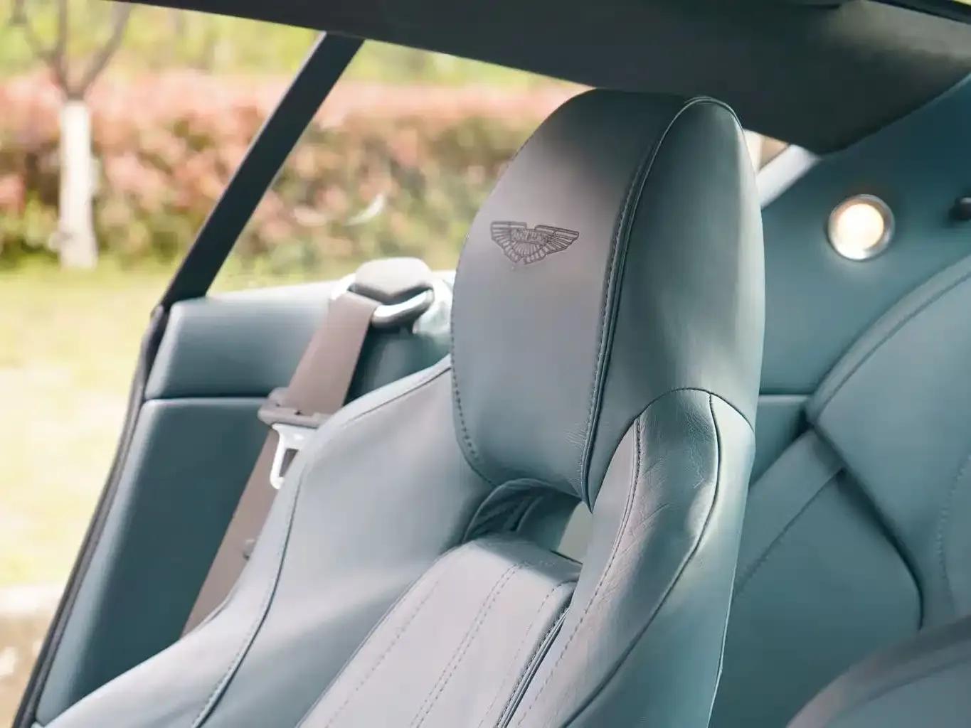 2012 Virage 6.0 Coupe — миниатюра 11