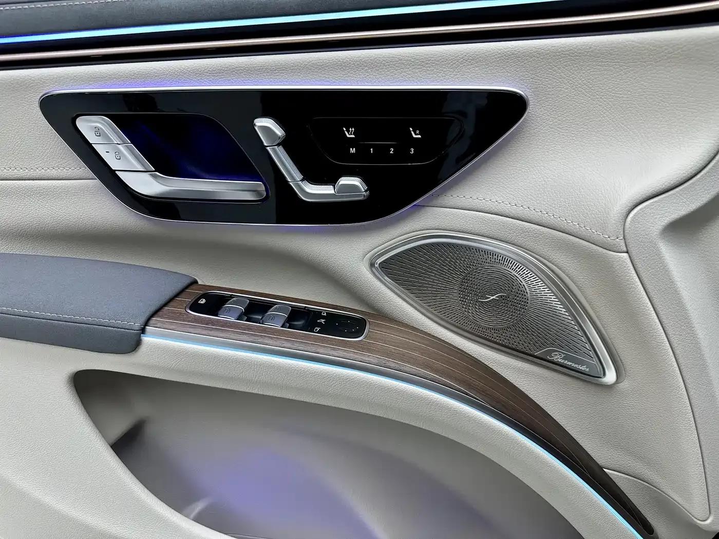 Mercedes-Benz EQS SUV 2023 450 4MATIC Pioneer Edition — миниатюра 18