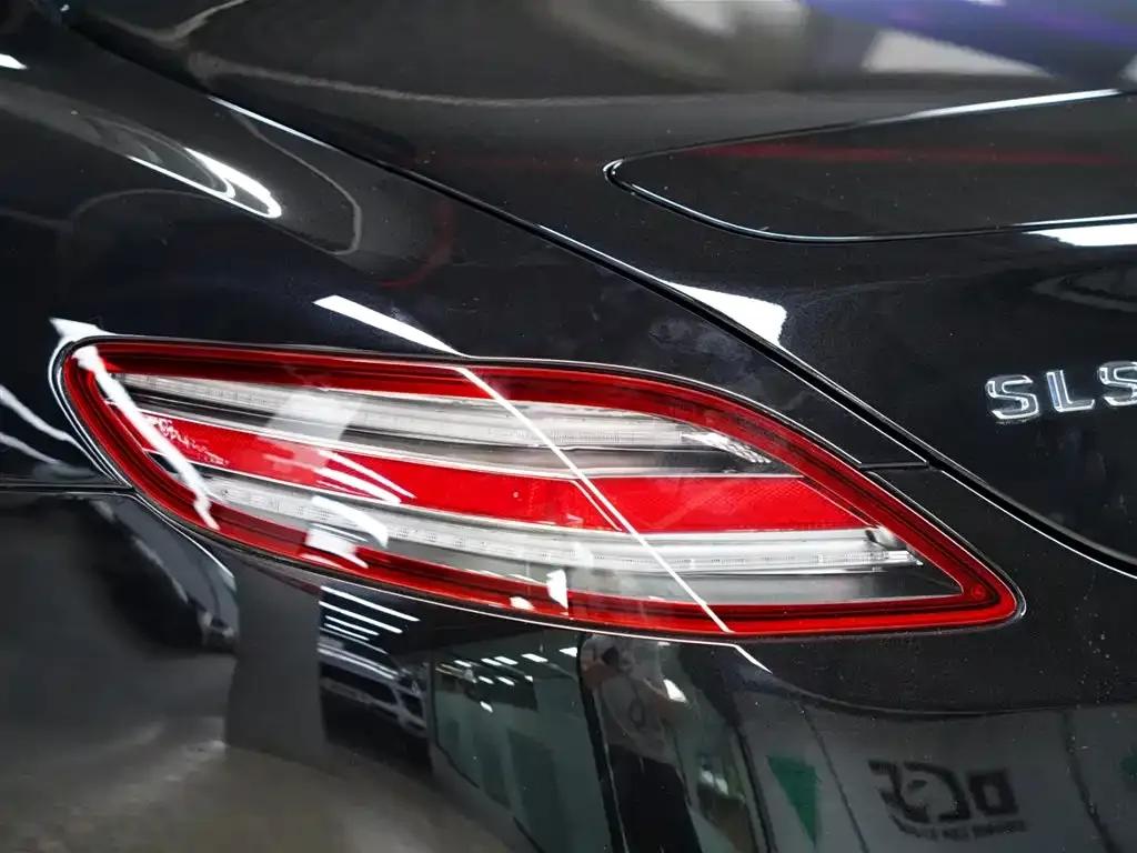2011 Mercedes-Benz SLS AMG — миниатюра 3