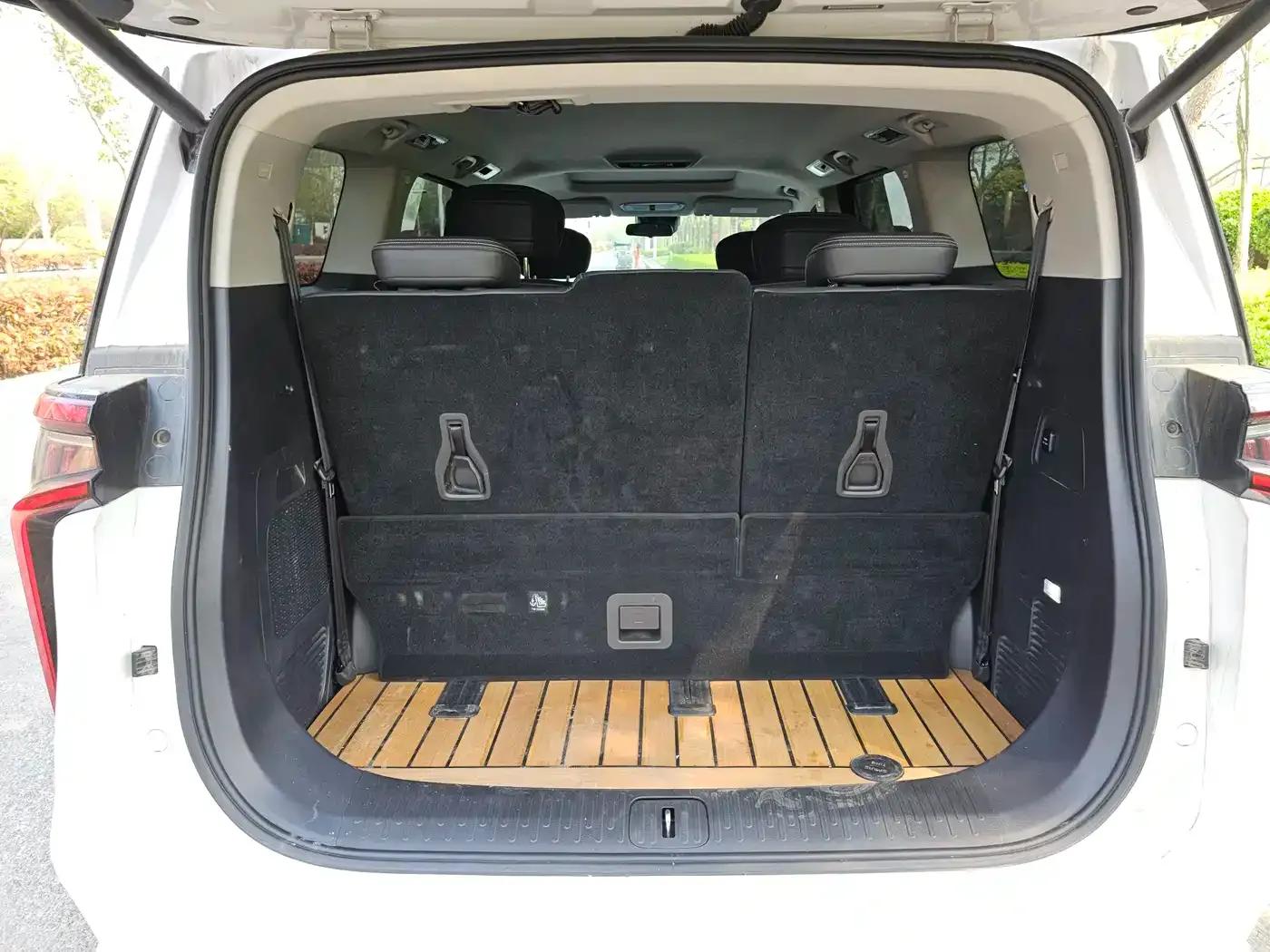 Maxus G90 2022 2.0T Galaxy 7-seater Edition — миниатюра 17
