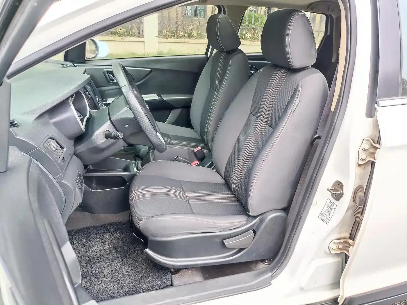Dongfeng Fengshen AX3 2016 Model 1.5L Manual Cool Edition — миниатюра 17