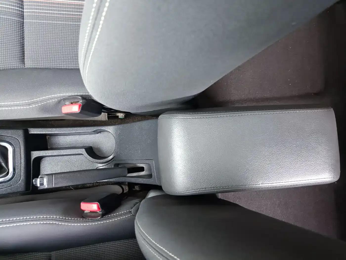 Dongfeng Fengshen AX3 2016 Model 1.5L Manual Cool Edition — миниатюра 23