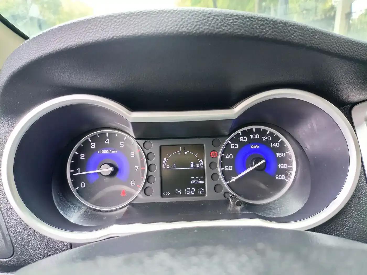 Dongfeng Fengshen AX3 2016 Model 1.5L Manual Cool Edition — миниатюра 25
