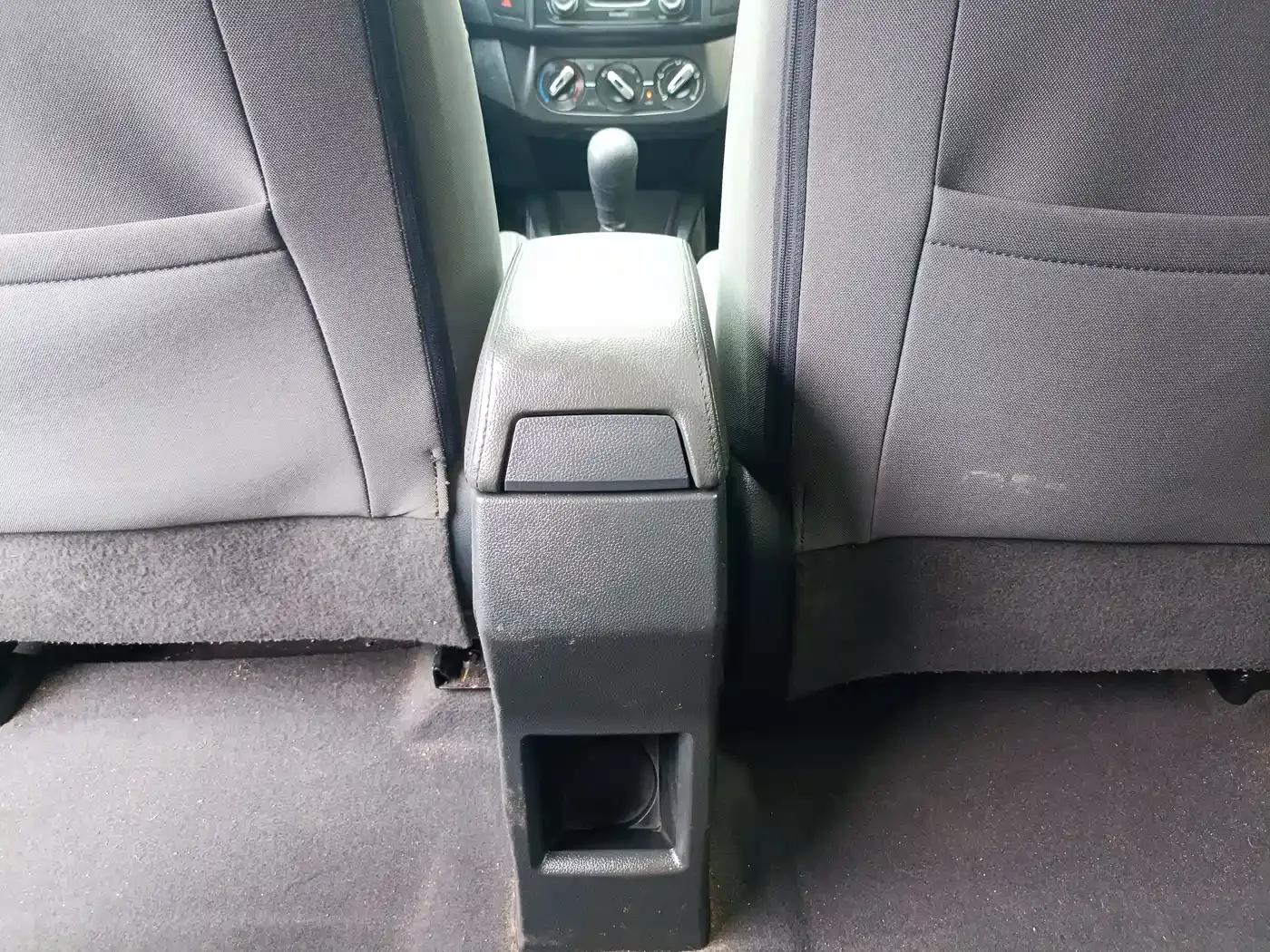 Dongfeng Fengshen AX3 2016 Model 1.5L Manual Cool Edition — миниатюра 30