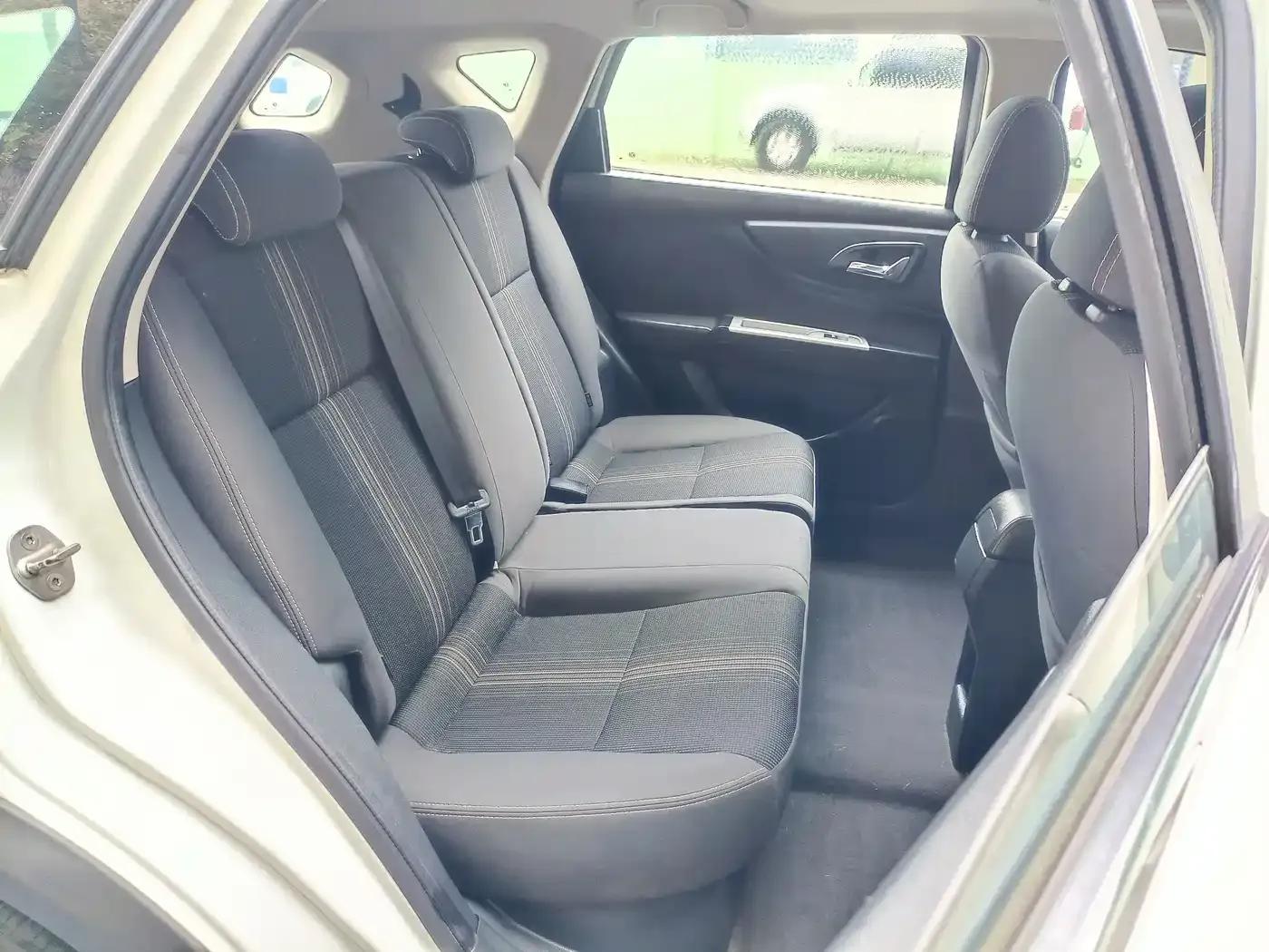 Dongfeng Fengshen AX3 2016 Model 1.5L Manual Cool Edition — миниатюра 35