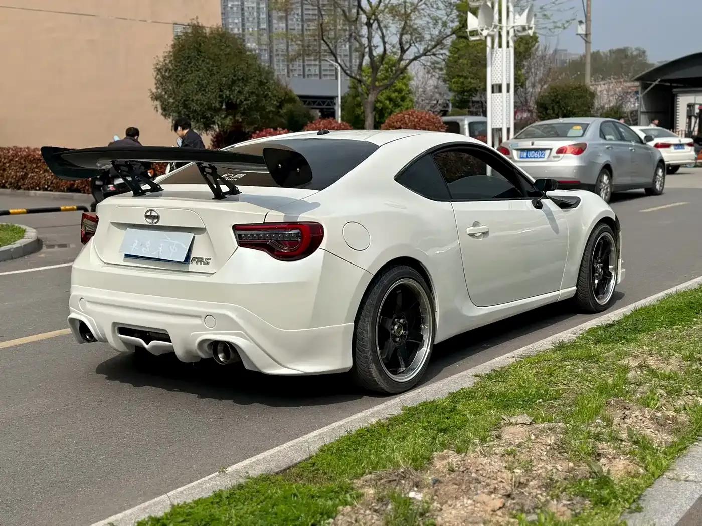 Toyota 86 2013 2.0L Manual Deluxe — миниатюра 9