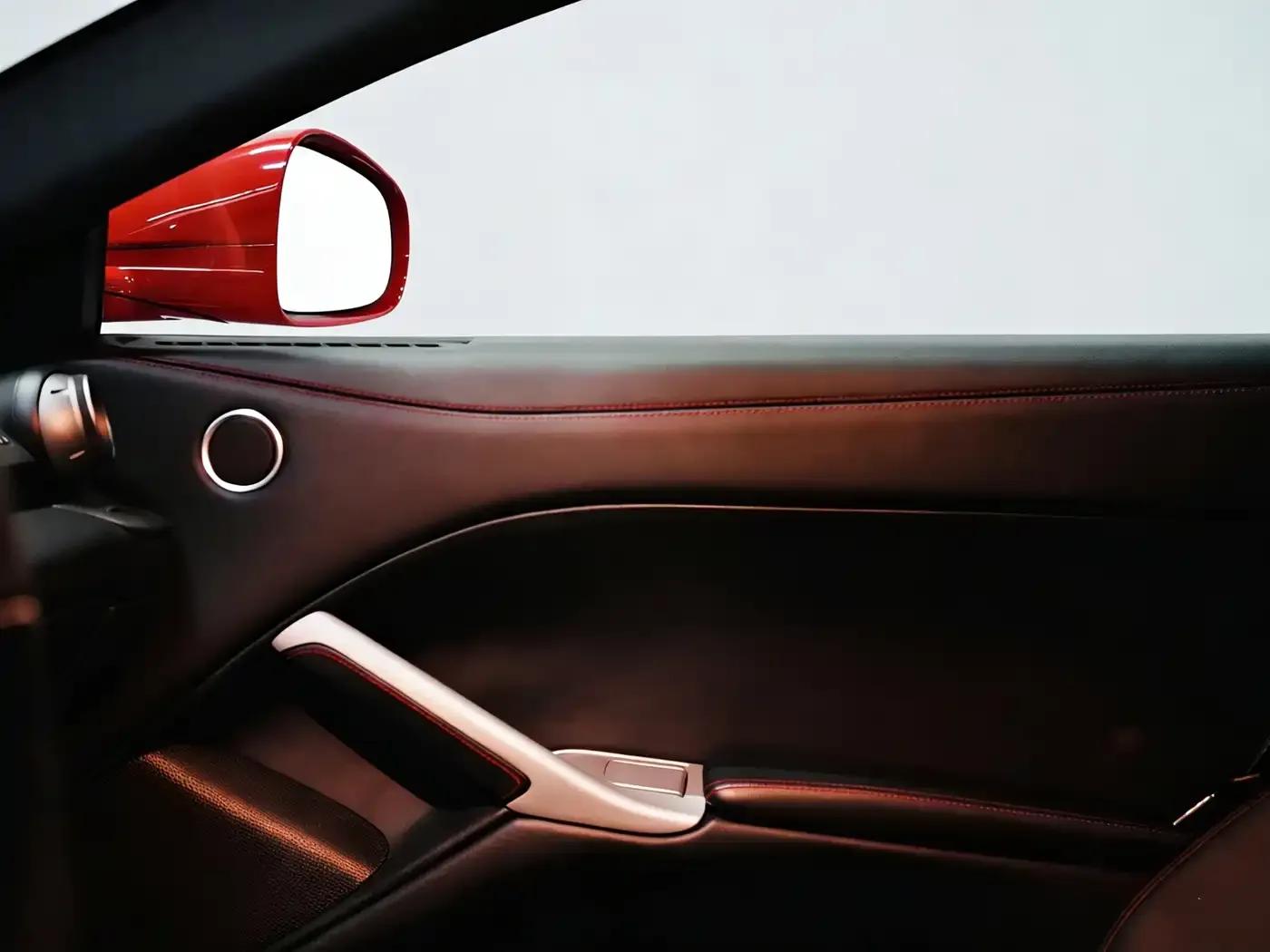 2013 F12berlinetta 6.3L Standard Model — миниатюра 14