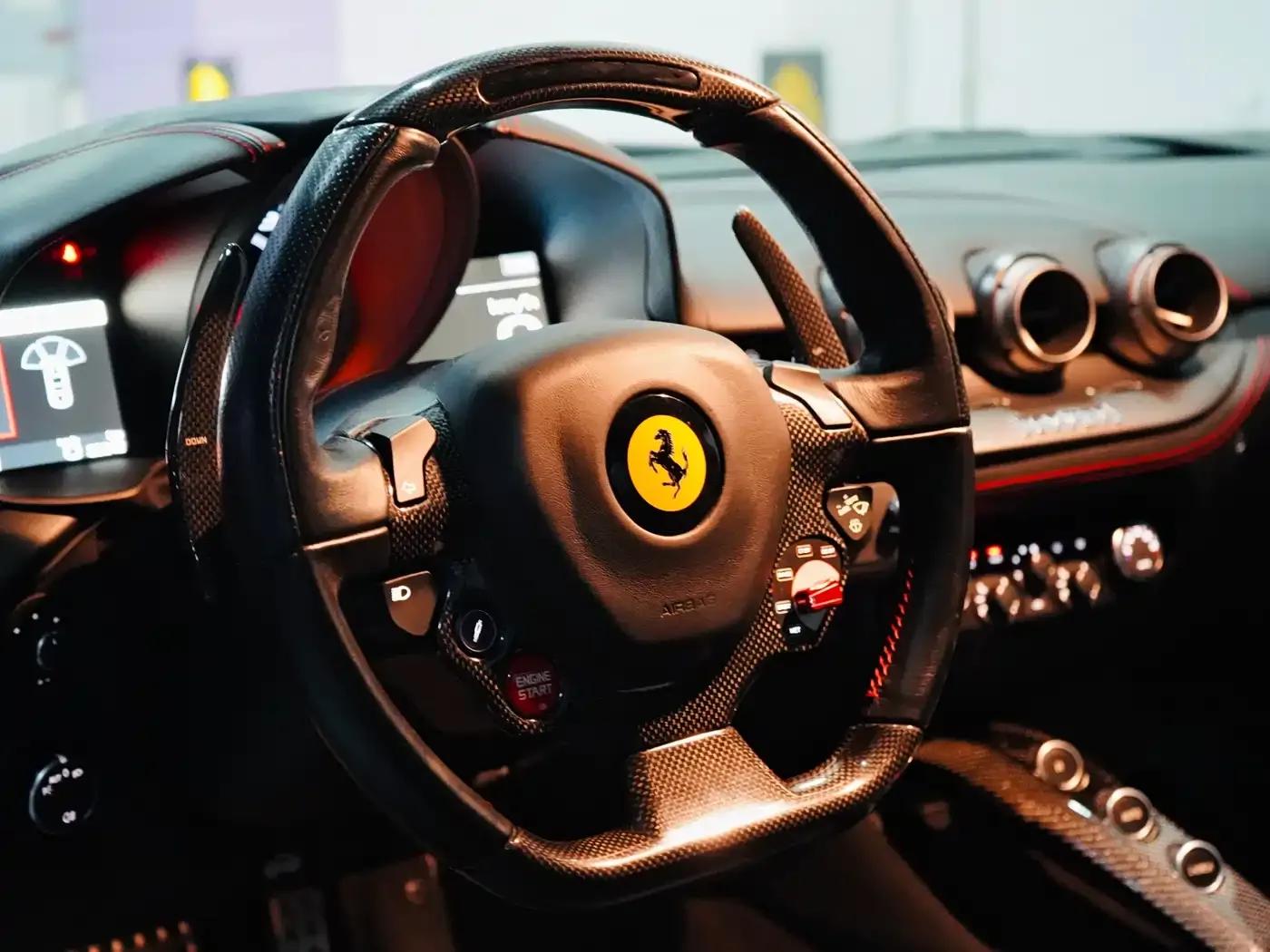 2013 F12berlinetta 6.3L Standard Model — миниатюра 6