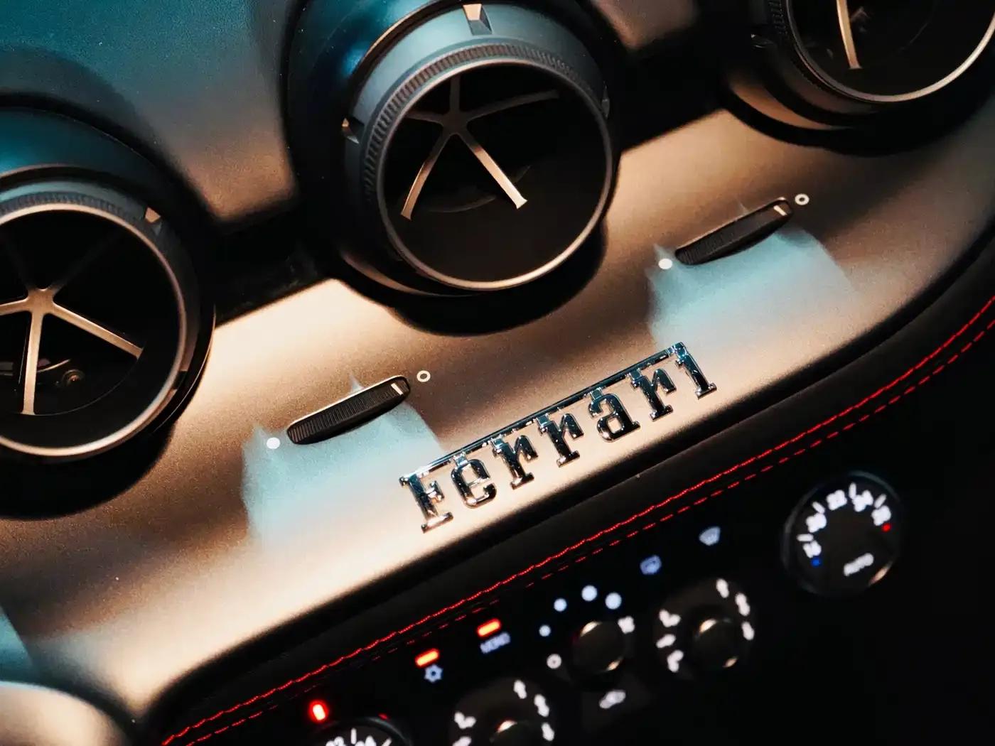 2013 F12berlinetta 6.3L Standard Model — миниатюра 9