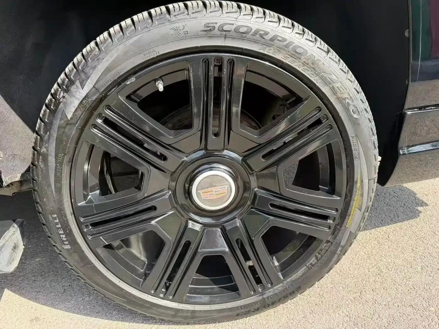 2017 Cadillac Escalade 6.2L ESV Platinum Edition Extended Wheelbase — миниатюра 13