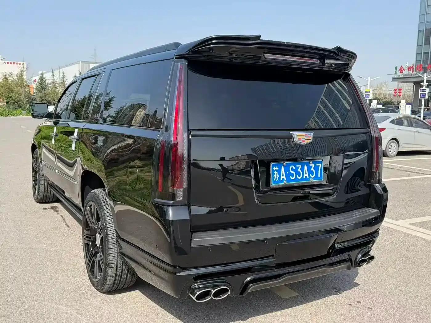 2017 Cadillac Escalade 6.2L ESV Platinum Edition Extended Wheelbase — миниатюра 14
