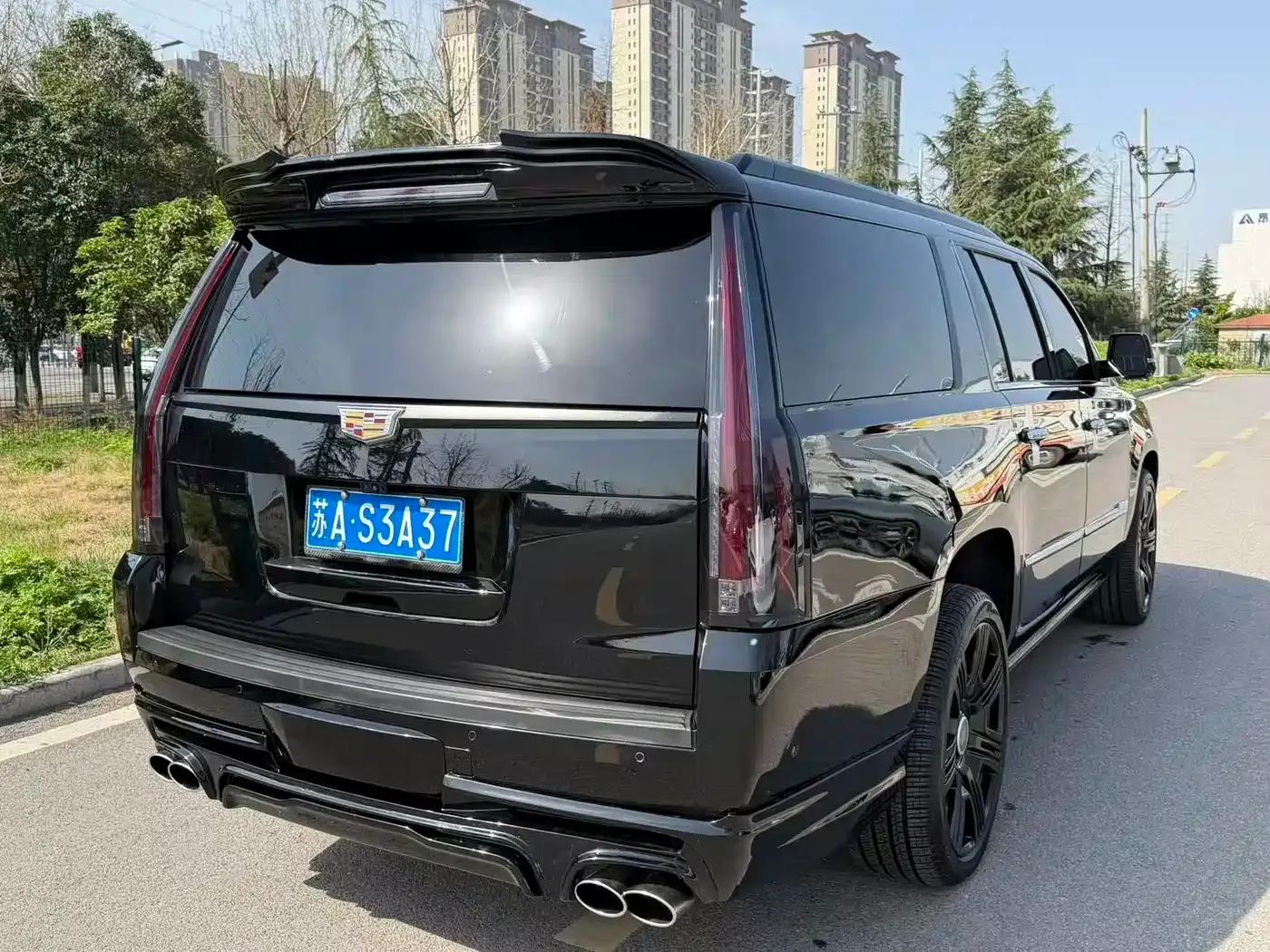 2017 Cadillac Escalade 6.2L ESV Platinum Edition Extended Wheelbase — миниатюра 16