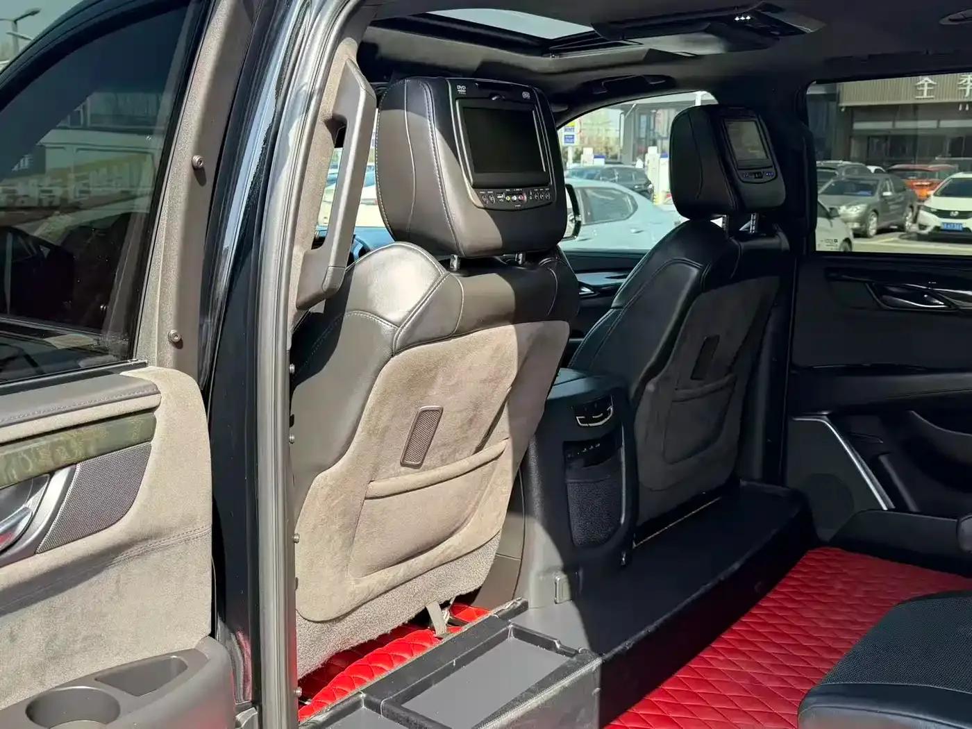 2017 Cadillac Escalade 6.2L ESV Platinum Edition Extended Wheelbase — миниатюра 7