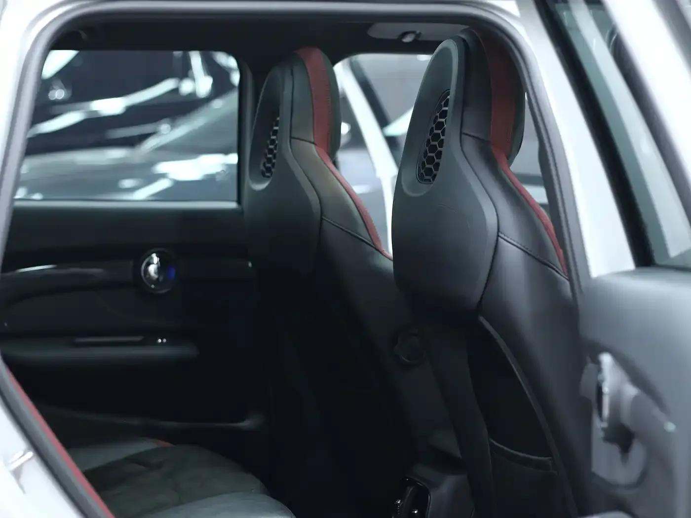 2017 MINI JCW CLUBMAN 2.0T JOHN COOPER WORKS Geek — миниатюра 12