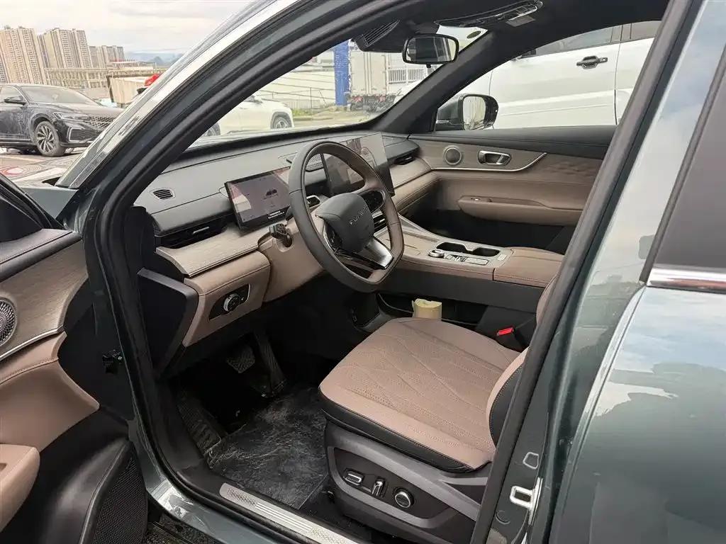 Fengyun T8 2025 1.5T 130km Premium Edition 5-seater — миниатюра 3