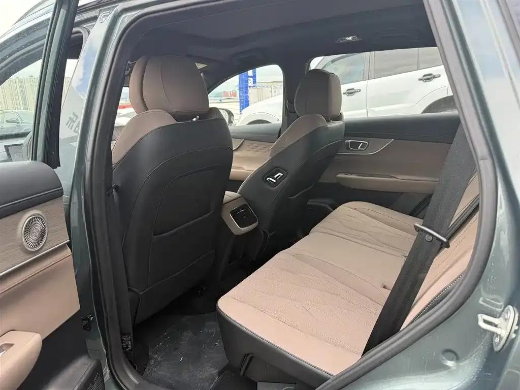 Fengyun T8 2025 1.5T 130km Premium Edition 5-seater — миниатюра 4
