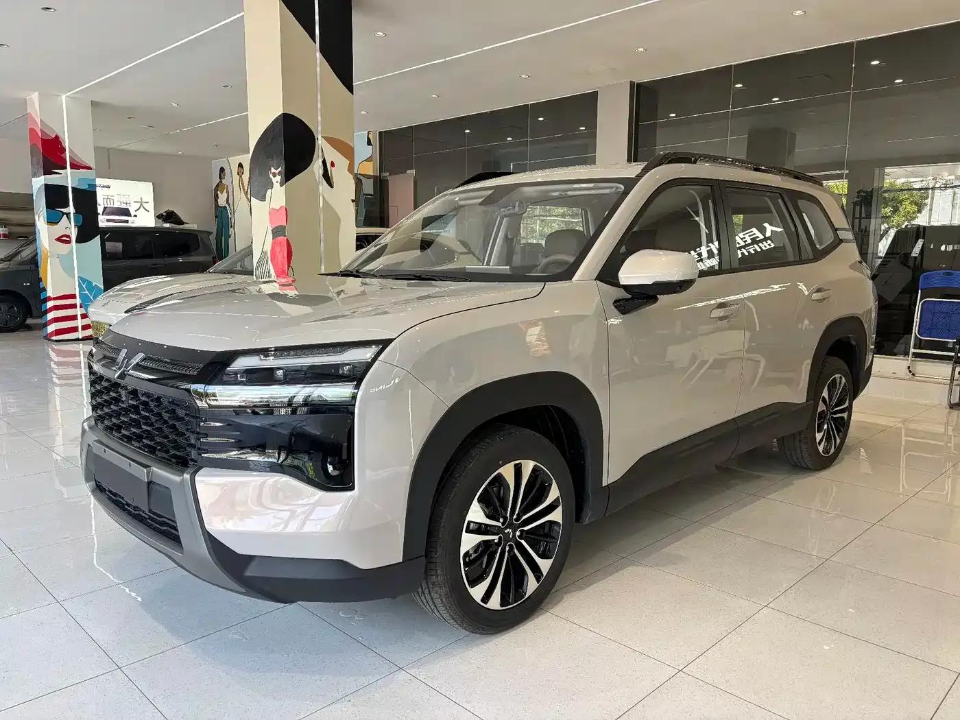 Starlight 560 2026 Model 1.5T CVT Elite — миниатюра 1