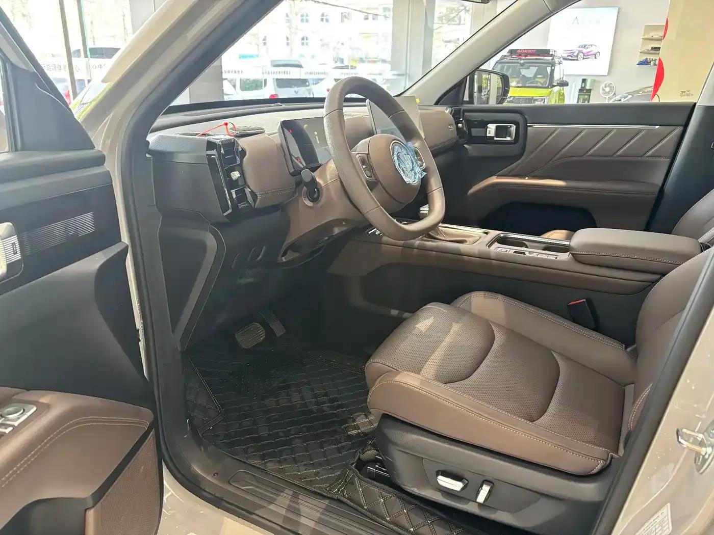 Starlight 560 2026 Model 1.5T CVT Elite — миниатюра 11