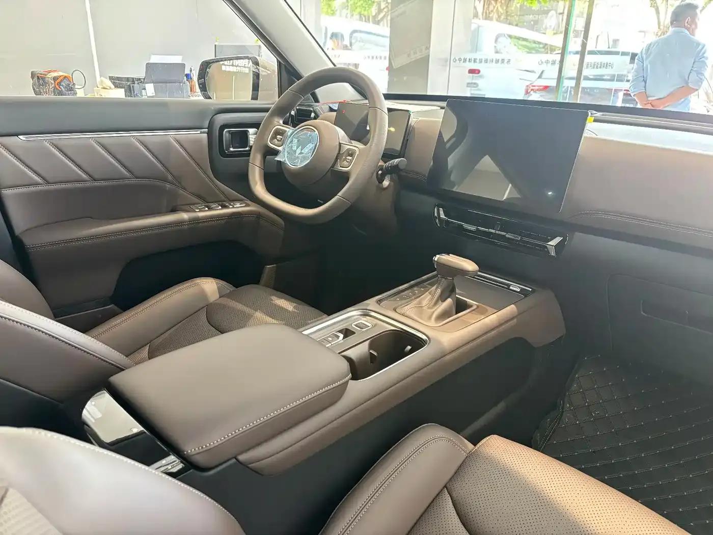 Starlight 560 2026 Model 1.5T CVT Elite — миниатюра 15