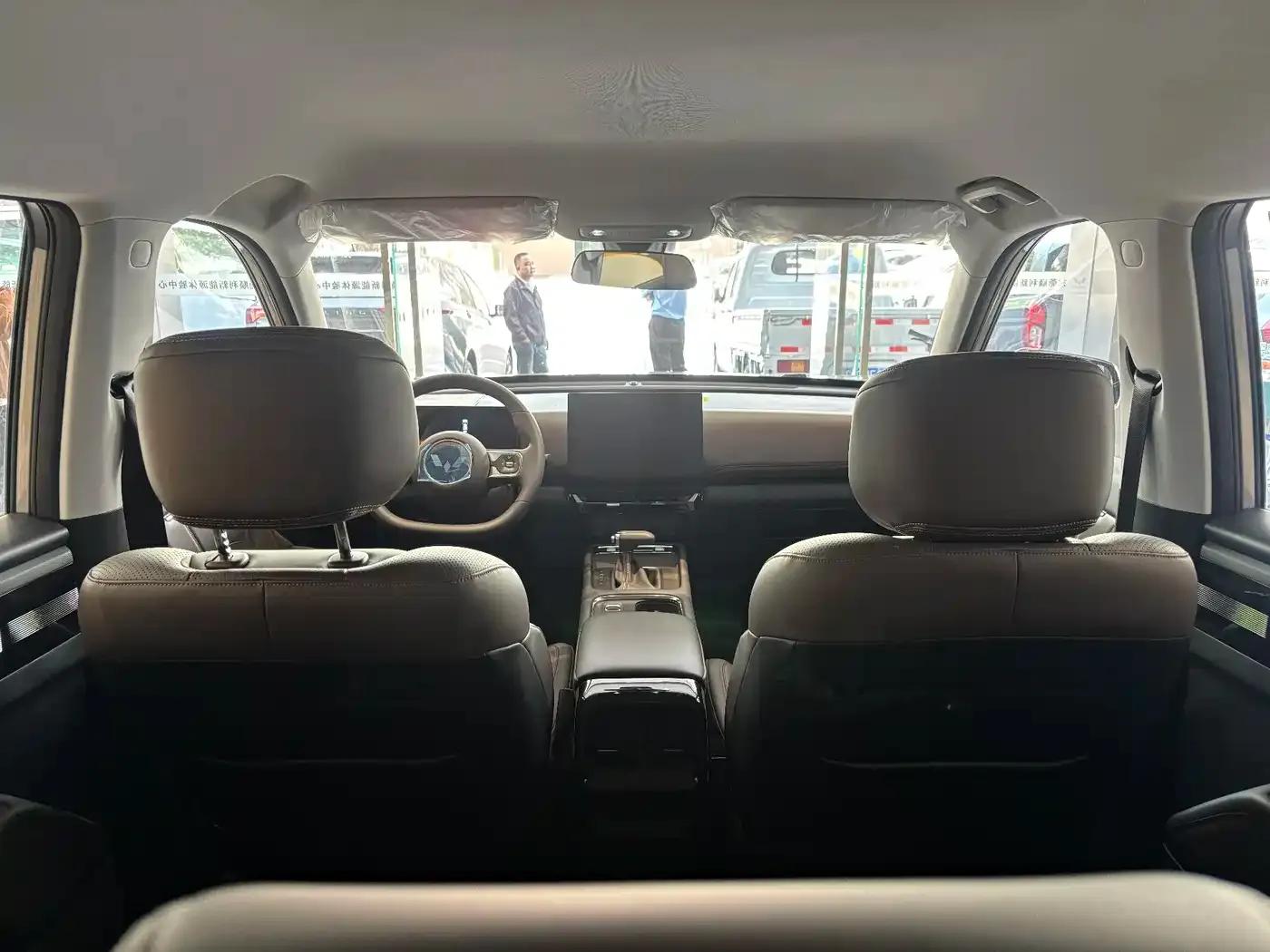 Starlight 560 2026 Model 1.5T CVT Elite — миниатюра 16
