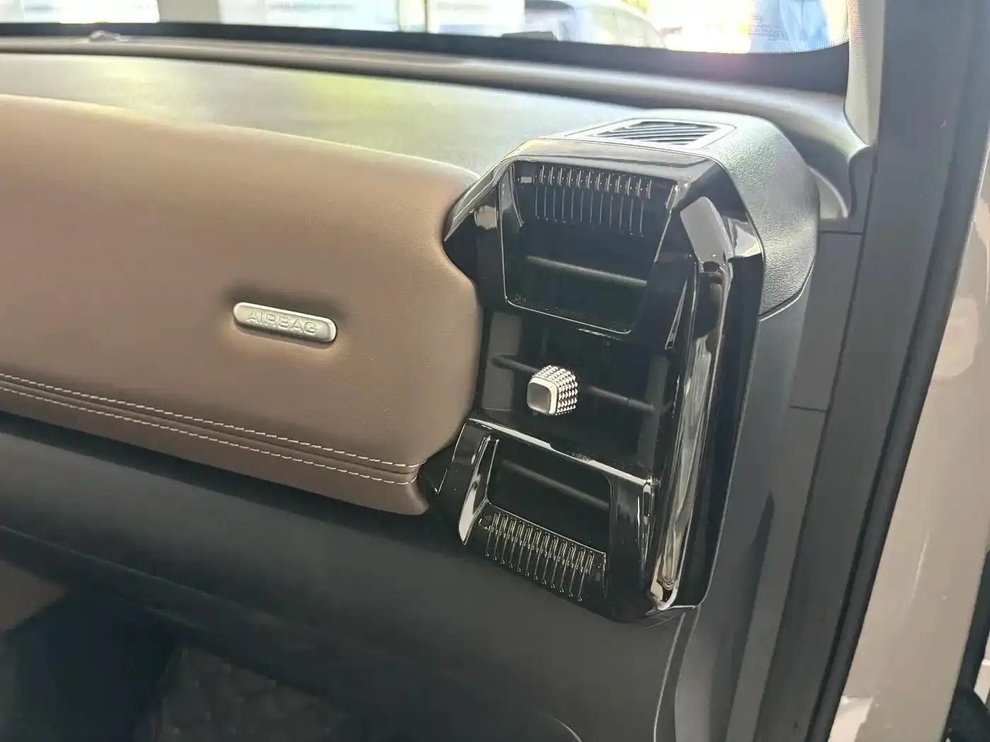 Starlight 560 2026 Model 1.5T CVT Elite — миниатюра 17